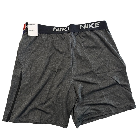 Chicago White Sox Authentic Collection Practice
Men's Nike Dri-FIT MLB Shorts - Picture 3 of 9